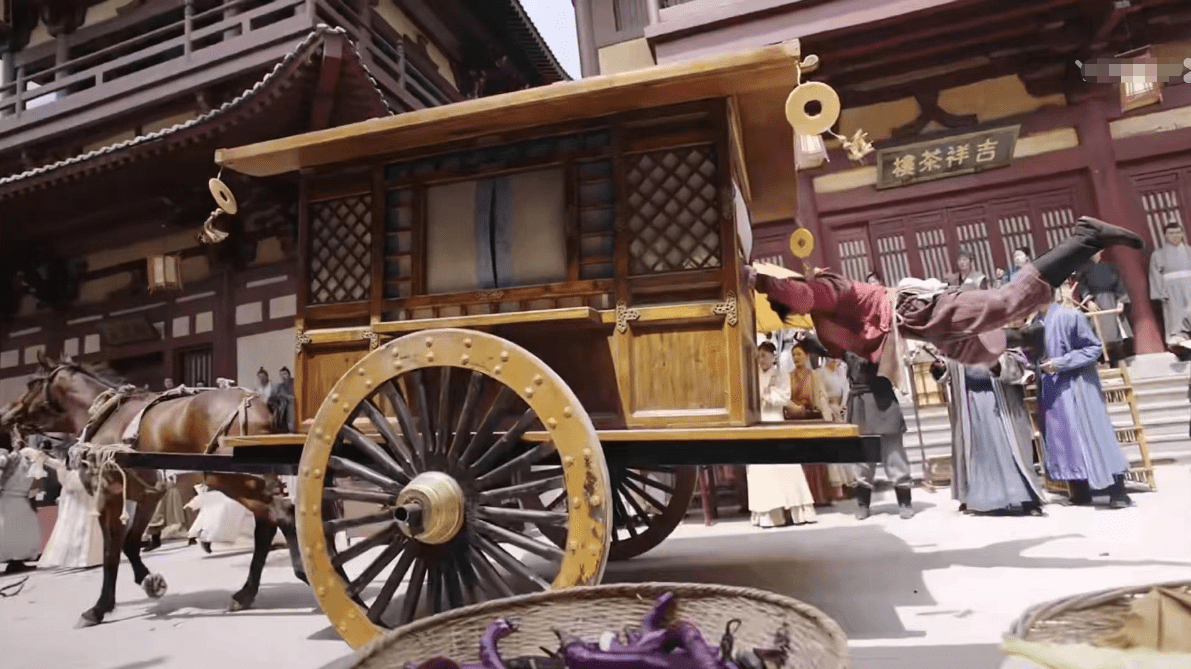 剧情|《花好月又圆》口碑砸了,剧情拉胯、台词雷人、表演辣眼睛!!