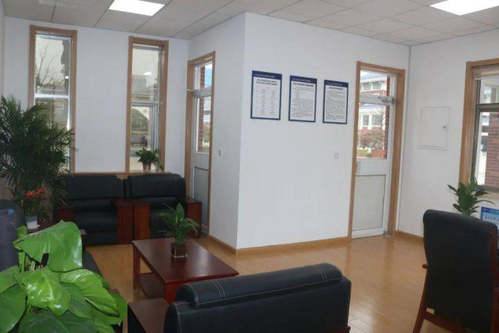 识校枣庄市实验学校在武夷山路校区长白山路校区分别设立家长接待室