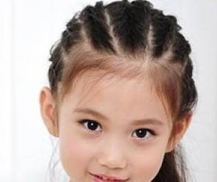 发型不会给娃扎头发？4款简单又好看的女童扎发，宝爸也能快速上手！