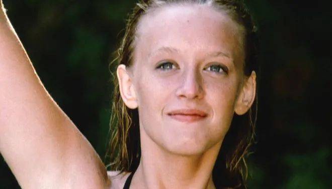 原创敏感悬疑的糅合电影泳池情杀案血脉喷张下的暗潮涌动