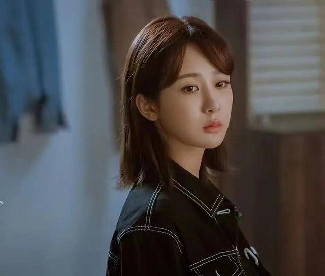 因为|《余生》卫视收视第一我不奇怪，但杨紫“情敌”这么美，我没想到？？