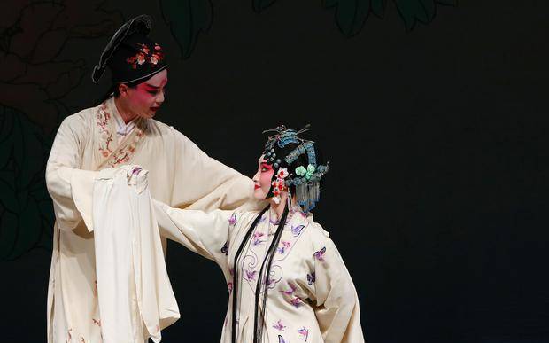 自己的一生,写下一首感伤之作,道尽了一生的无奈_杜丽娘_戏曲_作品