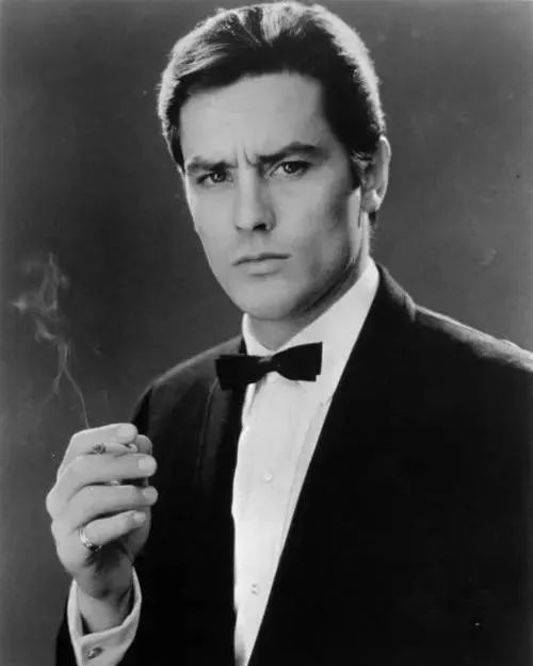 电影|阿兰·德龙还活着，但他告别世界的大幕已拉开