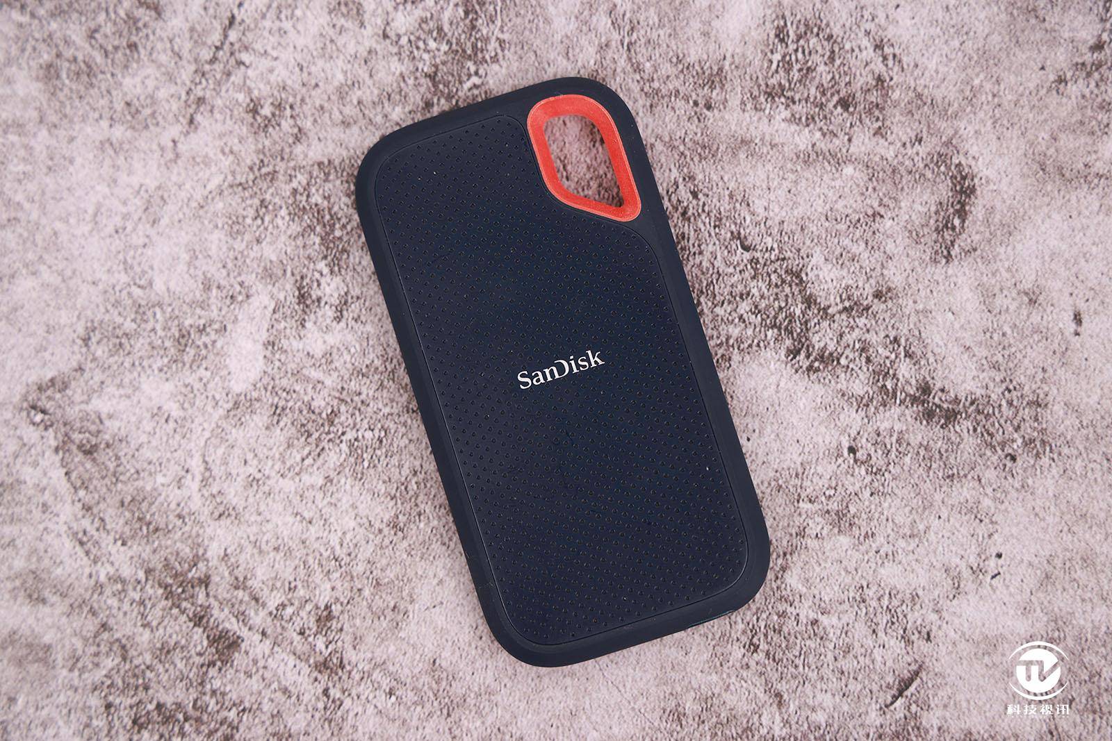 防水防尘更耐用 闪迪至尊极速移动固态卓越版试用