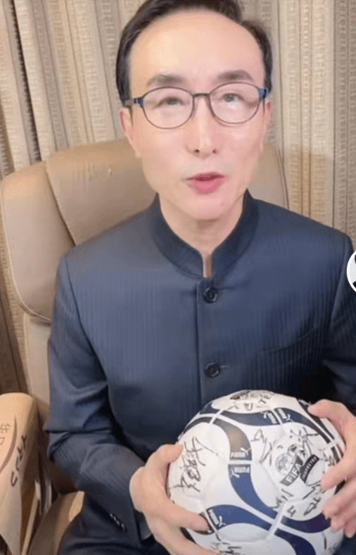 继称国足该喷后,徐亮又炮轰:国足主帅不喜欢我的庆祝动作弃用我_董路_足球_中国