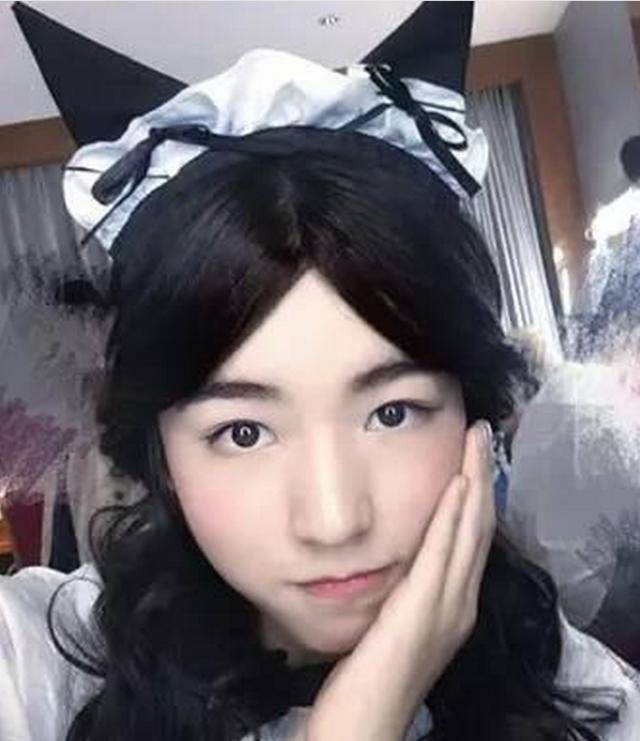 身材 王俊凯的女装扮相是那么惟妙惟肖，刘昊然更是美的一发不可收拾！