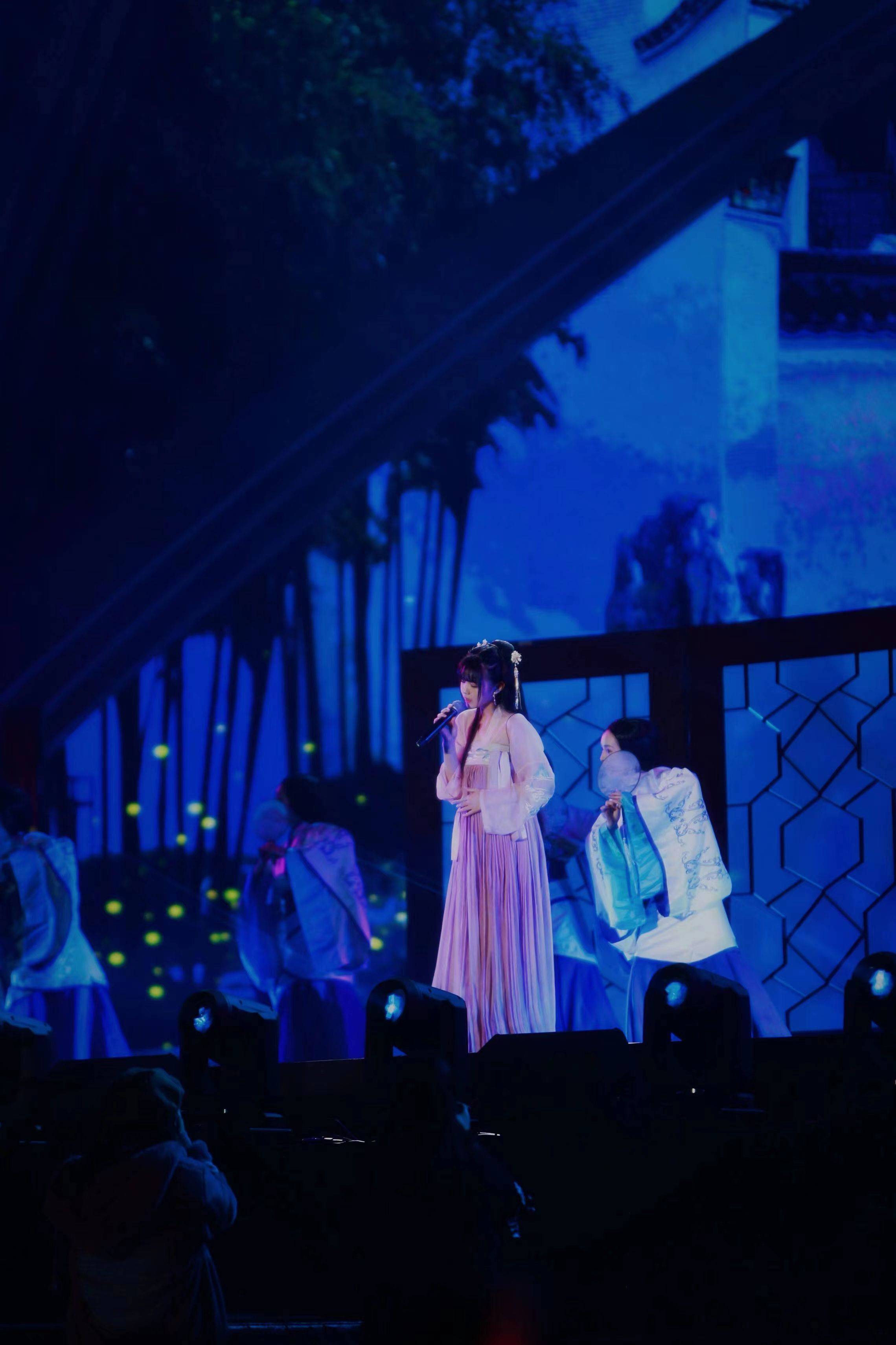 年仅22岁的双笙尝试音乐创作第8年2022年的巡演你期待吗