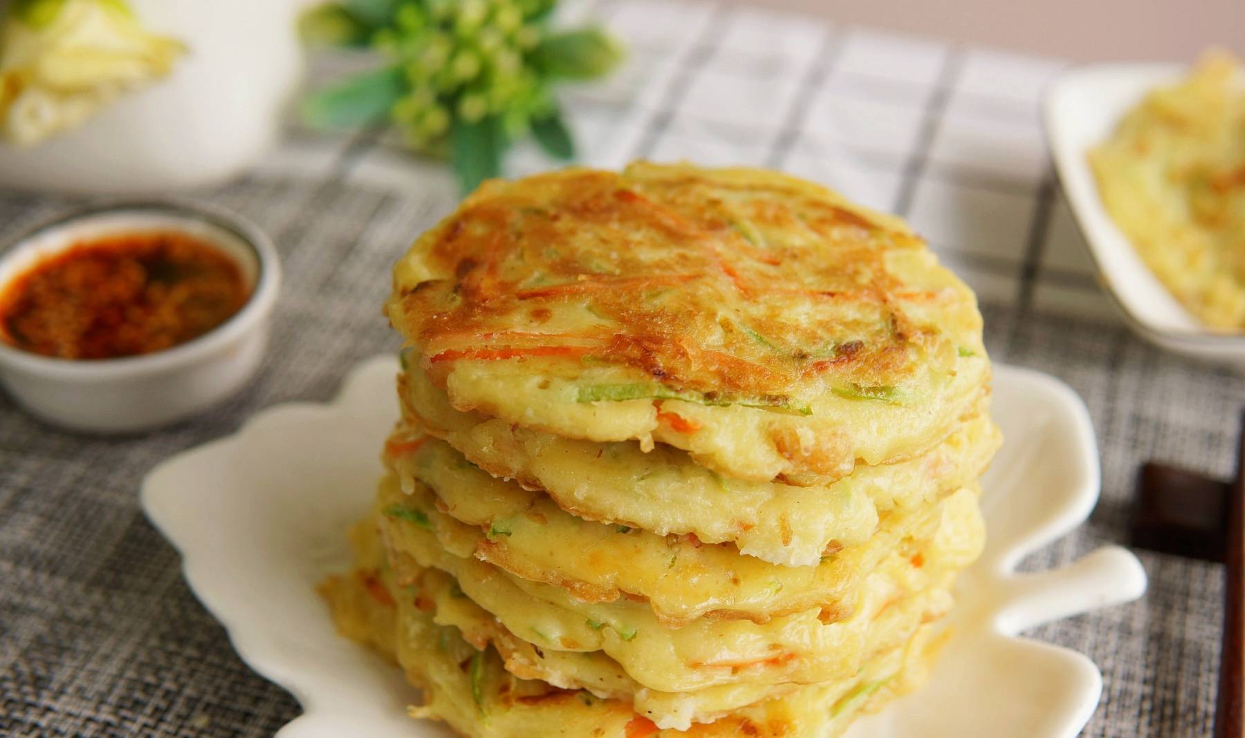 食材|80后小两口,早餐做的西葫芦饼火了,省事好吃,连吃几天也不烦