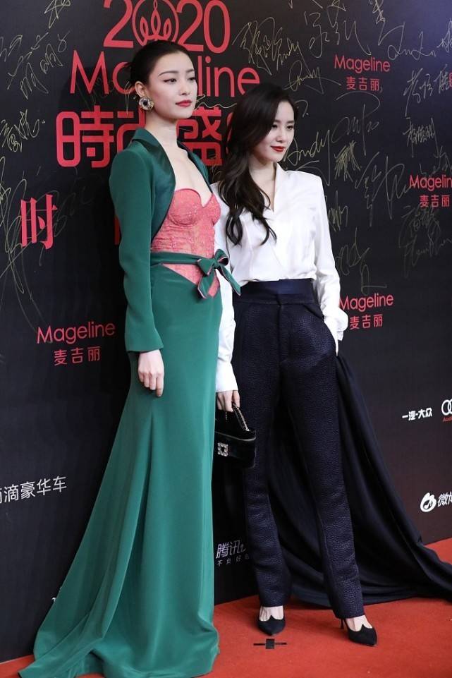 魅力 刘诗诗和倪妮同框比美，穿裤裙优雅干练，却被5cm身高差拉低分数