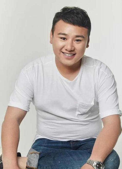 现实|电视剧《心居》中海清的蠢萌老公顾磊下线，现实中他比海清小12岁