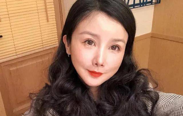 漂亮天生丽质的7位女星，要做“动美人”，结果个个脸僵“惨不忍睹”