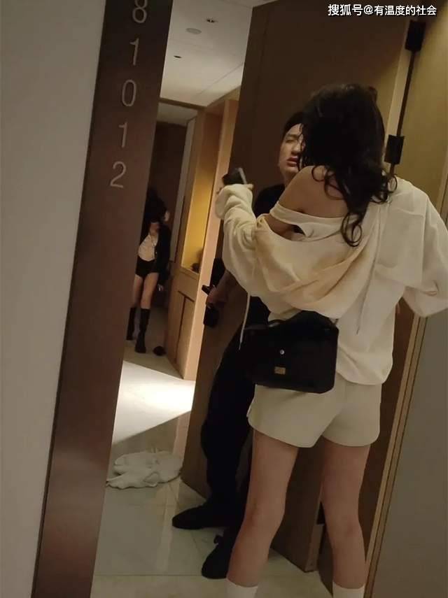 约会被女子活捉,吐槽酒店保护不到位,还被要求去体检_女网友_门框