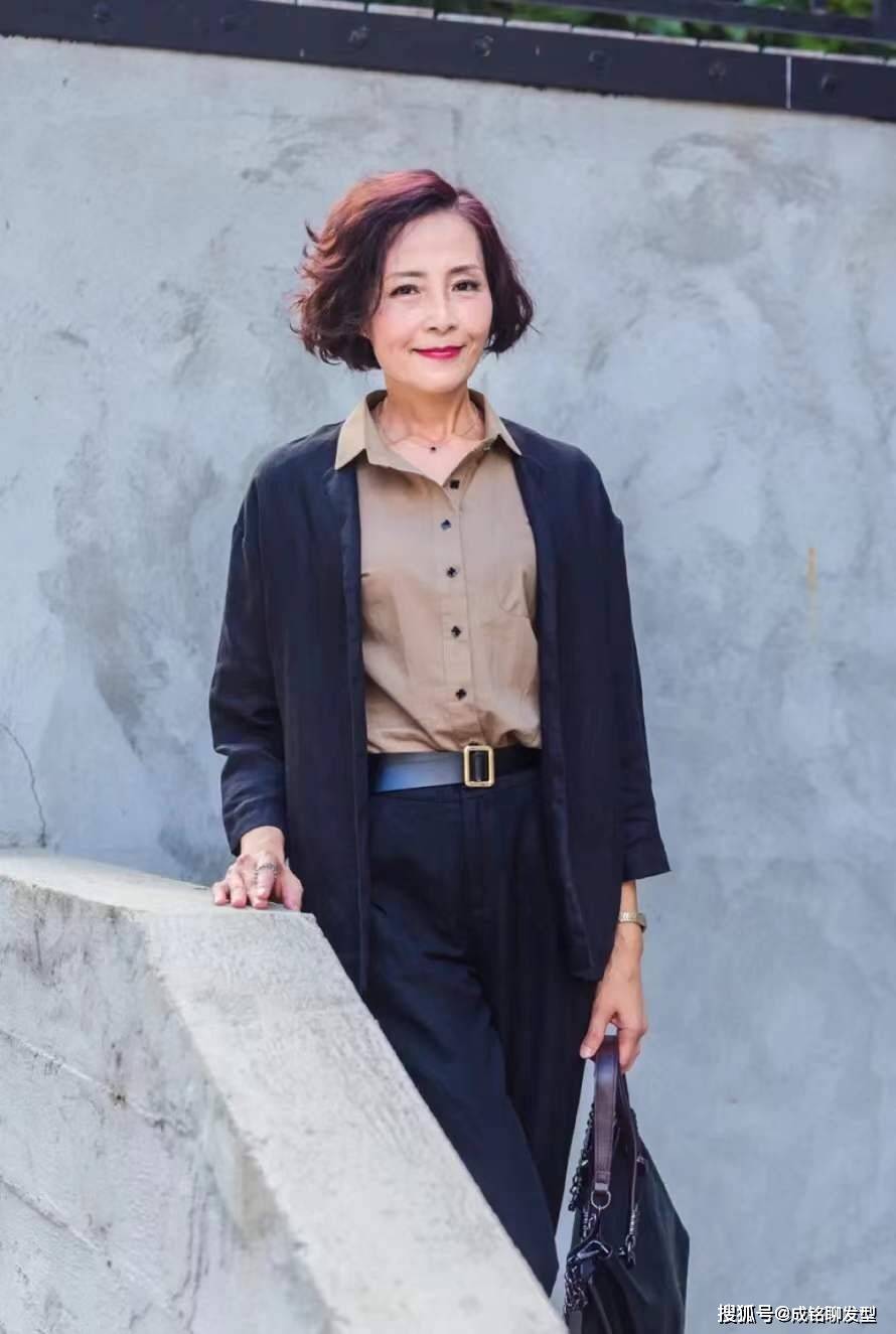 颜色 简约才是王道，教你用日常单品搭出温柔范，50岁+也能满满时尚感