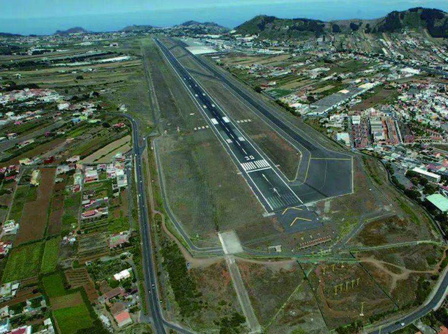 烧在机场的地狱之火: 583人葬身,100公里外元凶莫名其妙