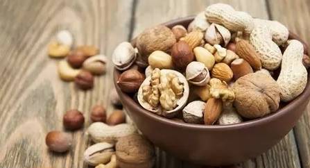 食品|不敢让孩子吃零食？掌握这3点能给孩子挑出营养又健康的零食！