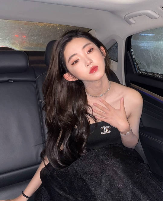 面对网络上女装大佬们的提问,李由别无选择,只能吐露心中那段难忘的