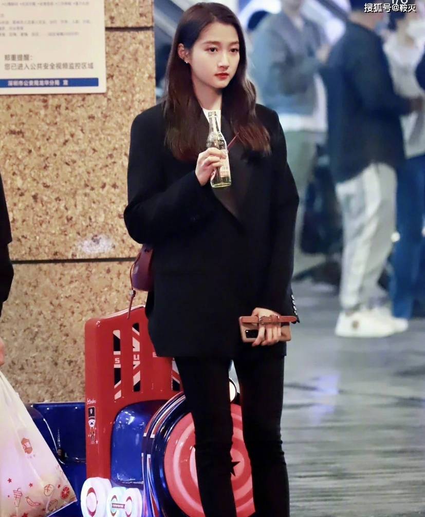 关晓彤姐姐之谜,我花了三个晚上的时间,也没解开这个谜_关晓丹_关晓珊