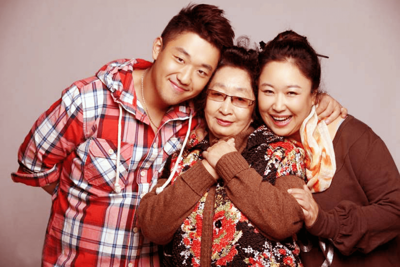 原创著名演员彭玉丈夫去世6年后两个女儿撮合她与亲姐夫再婚