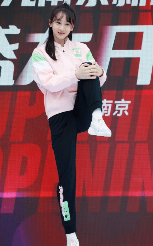 刘海梨形鼻却依然好看的女明星：邱天有清冷感，任敏被称作电影脸！！