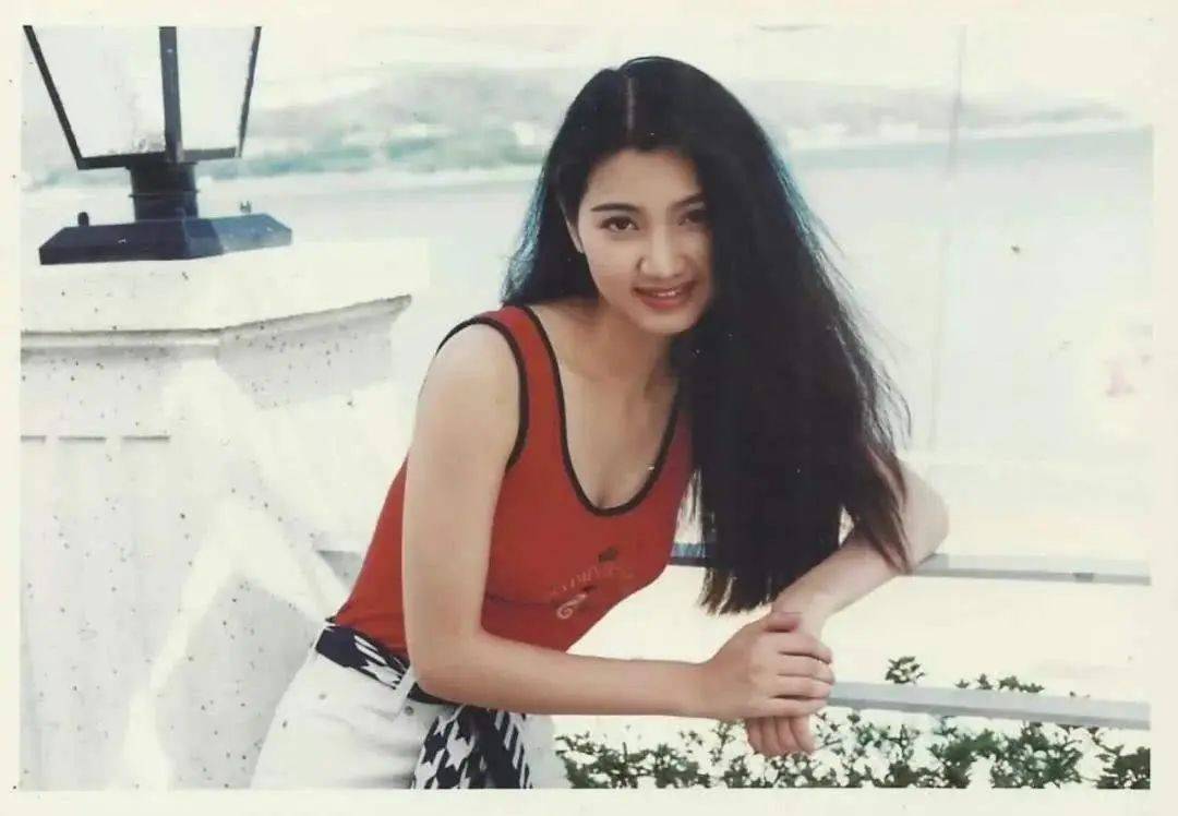 刘海梨形鼻却依然好看的女明星：邱天有清冷感，任敏被称作电影脸！！