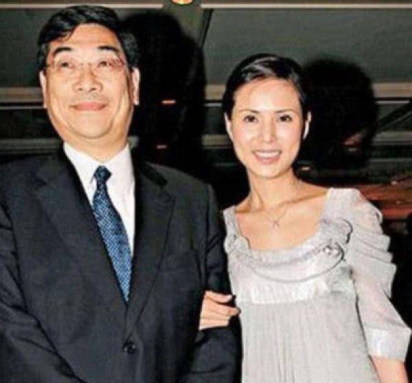 曾为|李若彤后悔没要孩子，把外甥女当女儿待，曾为感情长达10年不拍戏