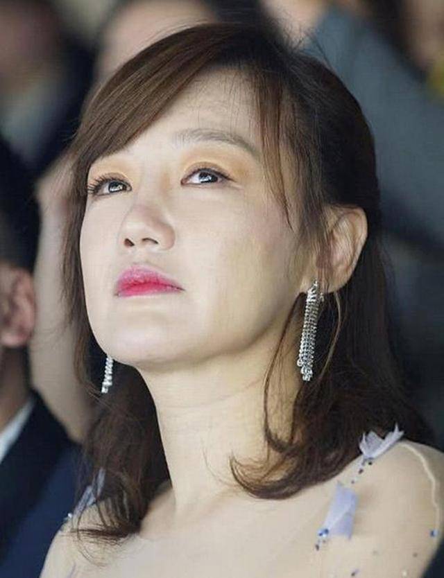 原创44岁薛佳凝被指变化大皮肤松弛老态明显脸也愈发绷不住了