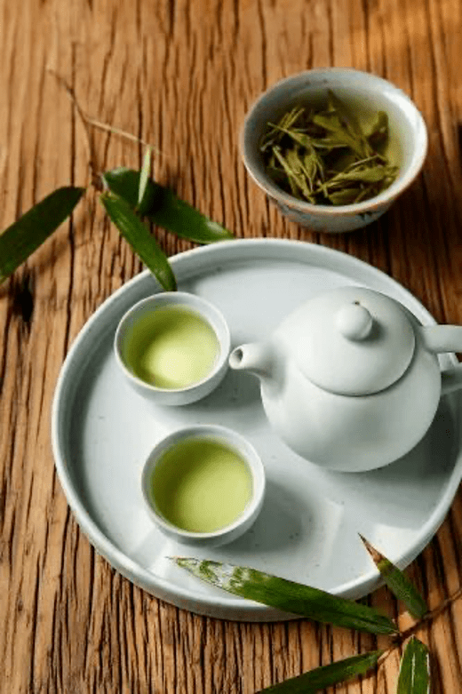 春风十里不如春茶一杯沏一壶春茶涤尽身心尘埃