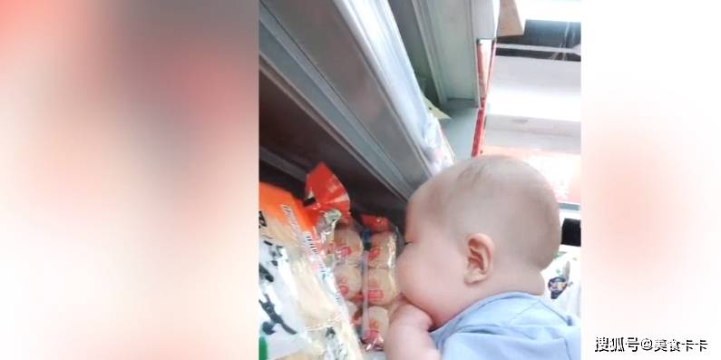 金钱|都怪爸爸没钱，只能带你来看看超市里这些了, 宝宝太难了 ！