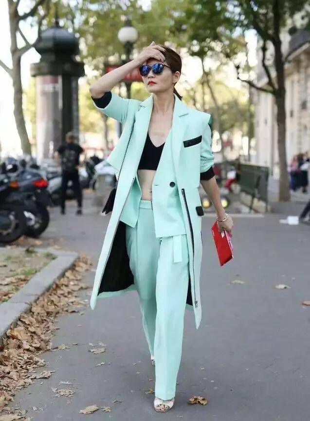 颜色 薄荷绿将是今年的潮流趋势，巴黎时装周都有它，你还在等什么！