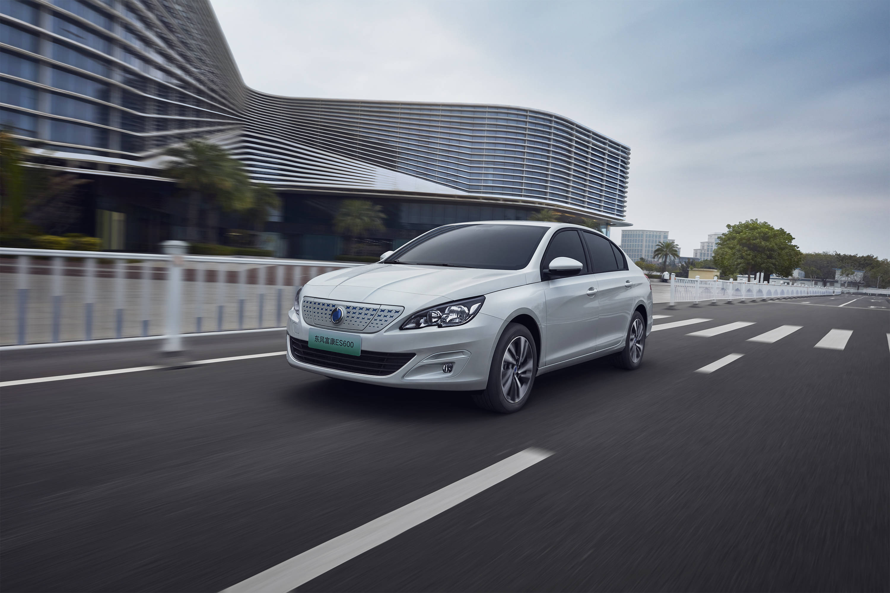 订单破3万东风富康es600上市主打全国出行市场