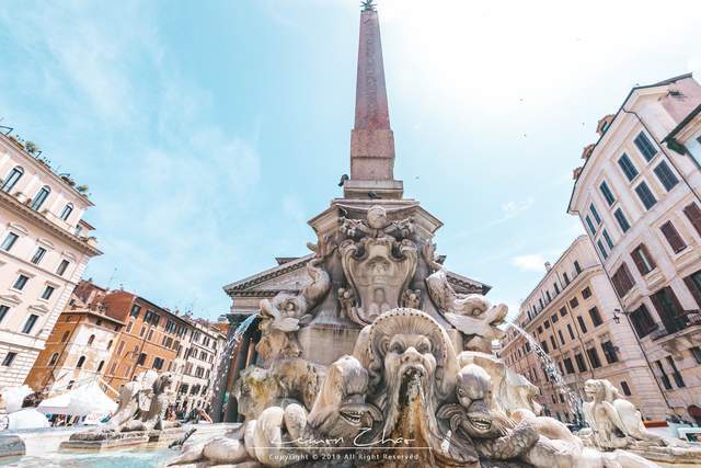 意大利最大的城市，保留着罗马帝国时期的建筑，被称为天使设计