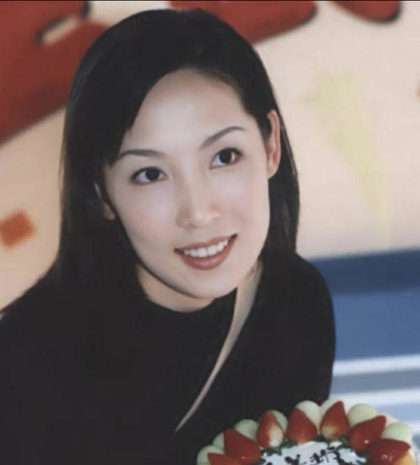 下巴TVB钟爱长脸女星？有人端庄大气，有人造型拉胯变“苦瓜脸”！