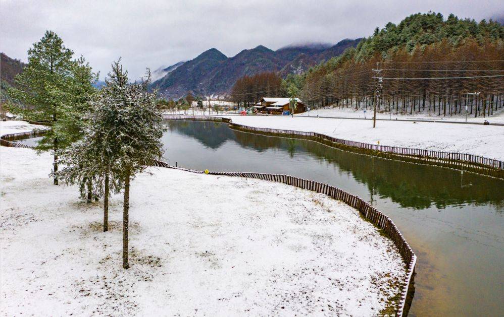 巫溪红池坝雪景图片