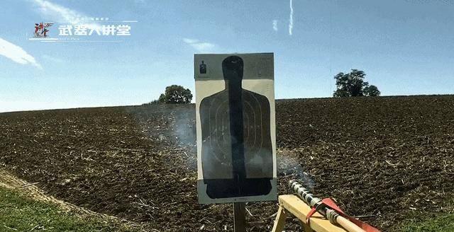 第二個是射擊模式非常簡單原始,所以現在的三點一線瞄準方式沒啥用,都