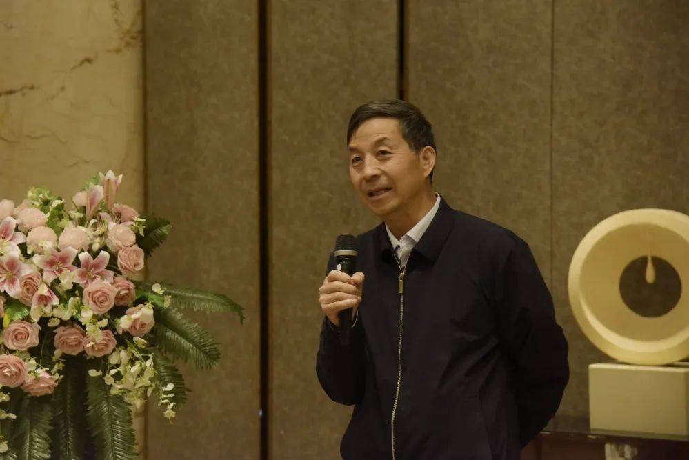 协会会长,宁夏青龙管业集团股份有限公司党委书记陈家兴致辞,银川新华