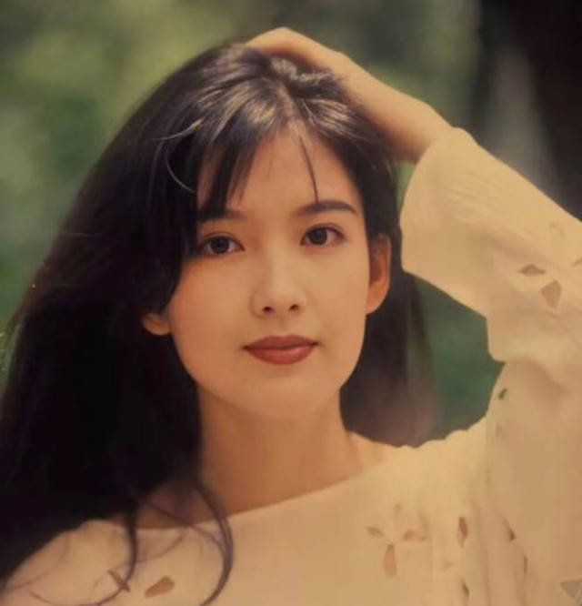 缺陷方脸、皮肤黑、有兔牙…缺陷多又如何?TVB女星一笑遮百丑!