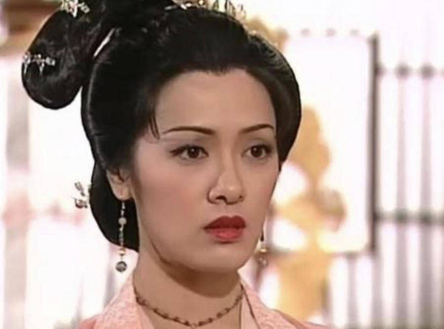 下巴TVB钟爱长脸女星？有人端庄大气，有人造型拉胯变“苦瓜脸”！