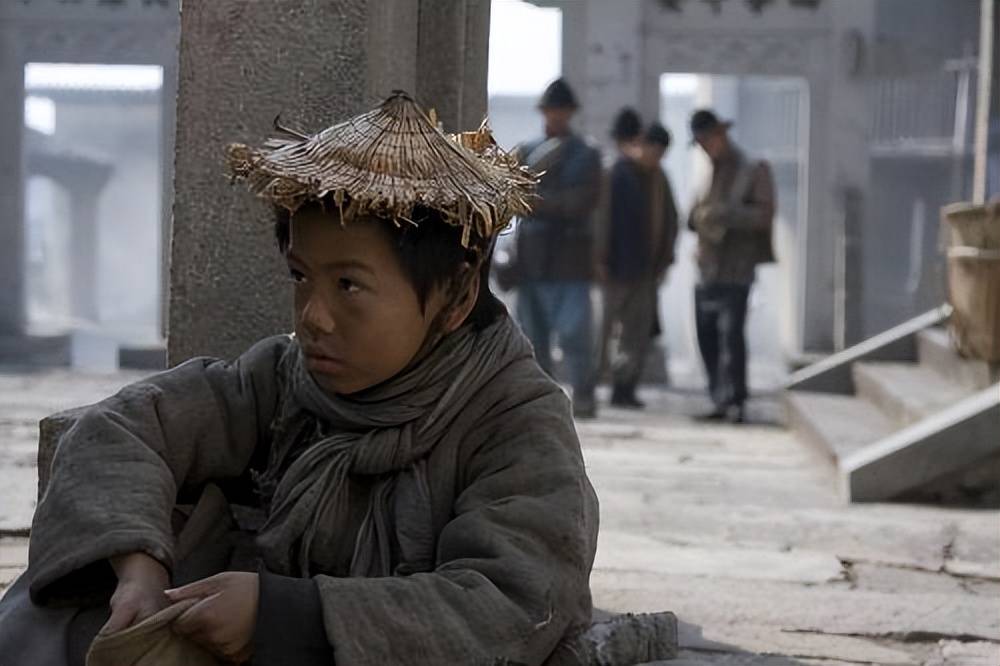 民国的中秋节,乞丐靠送"木鸭子"赚钱,送出的东西最后都哪去了_施舍