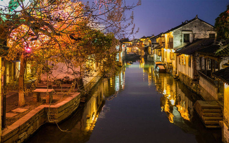 江苏适合宜居的3座城市，景色美物价低，你去过几个？