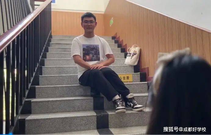 耳机广告,购物平台蔡同飞,郝航以,李鲲宇 韩雨桐小米12手机詹明谨,任