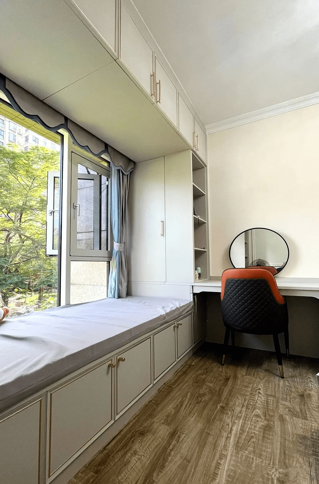 魔方优意|老婆把十年老房大翻新,封阳台砸飘窗足足多赚20㎡​_收纳_