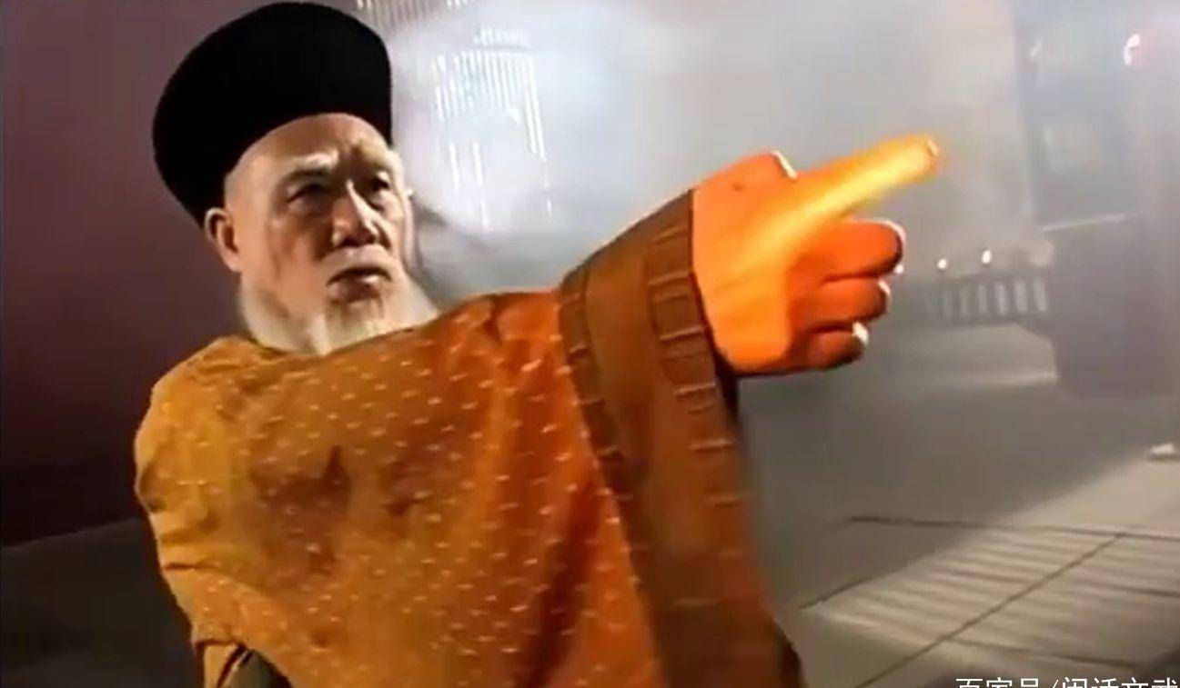 在射雕当中南帝段智兴后来也出家,法号一灯大师.