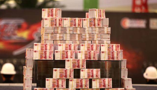 银行存入1000万 可以靠利息生活吗 回答 收入 存款 工薪阶层