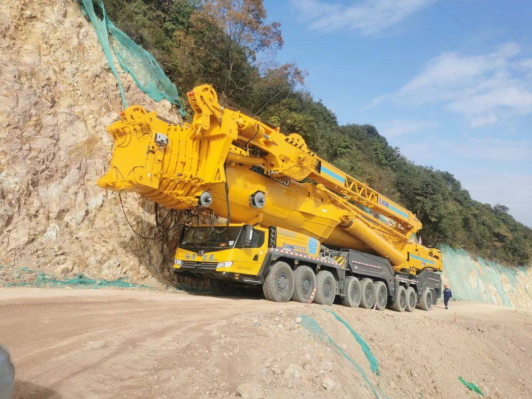 护航xca1800上山的"神秘人"到底有何来头?_操作_徐工_保障