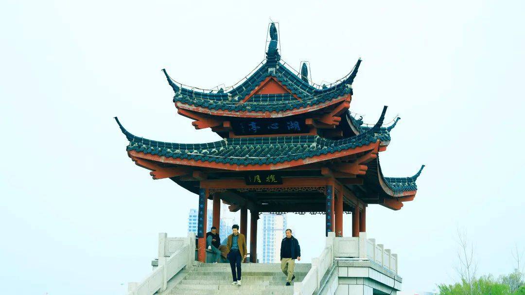 建湖有戏:不羡西湖赏双湖_公园_湖心亭_满园春色