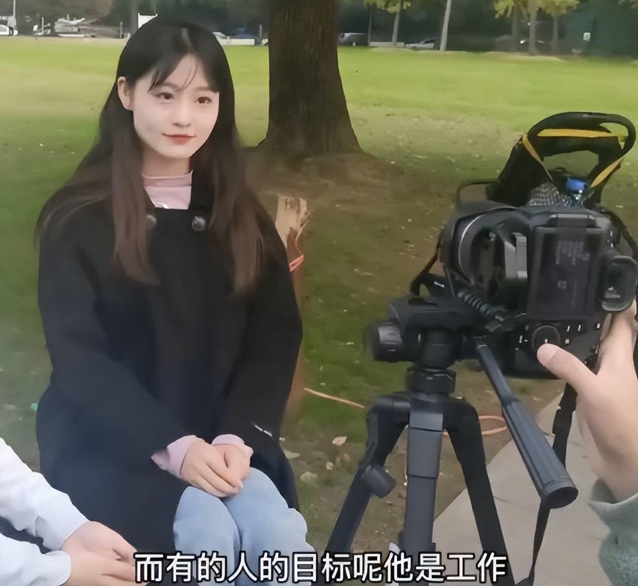 姚懿玲可能是为数不多聪明且具有学习天赋的大学生,既能玩的好,也能