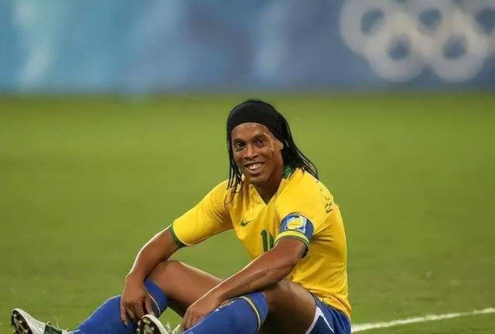 42岁小罗焕发第二春!戴名表 金项链没破产,网红见到他直接下跪!