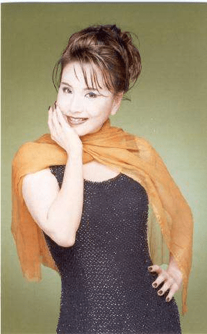 有这样的成就,离不开养母,但李如麟的落魄,也离不开养母.