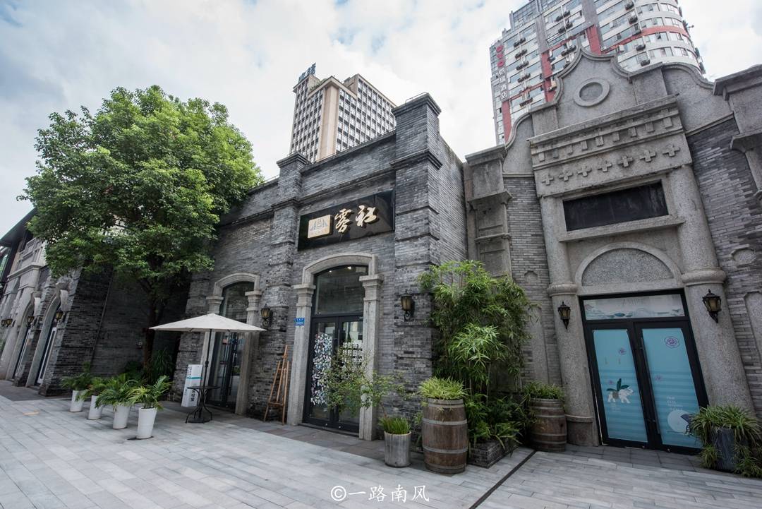 原创实拍清末重庆金融街建筑洋气文艺但暂时有点冷清
