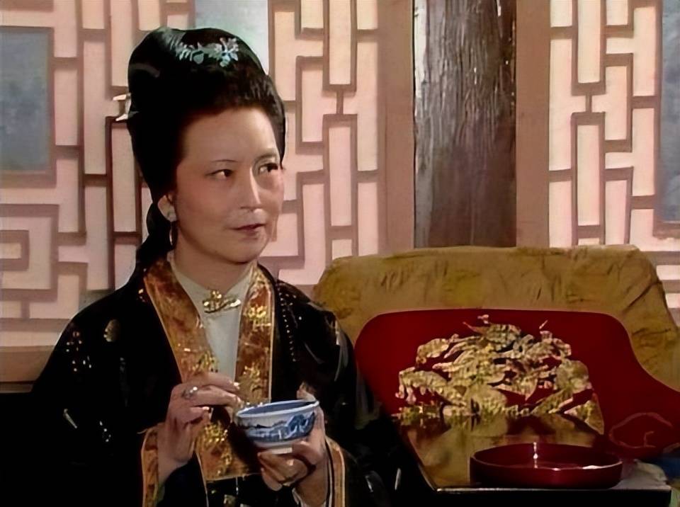 王夫人:主动让陪嫁丫头给丈夫做妾,却对贾政宠爱赵姨娘不满_宝玉_贾环